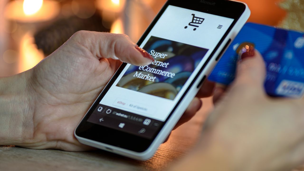 当 AI 购物助手学会「加购」而用户没碰购物车:Instacart Clementine 上线,零售业 Agent 该立的 3 道护栏
